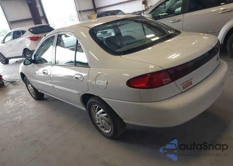 1999 Ford Escort Se z USA, uszkodzony, nr VIN 1FAFP13P5XW161459